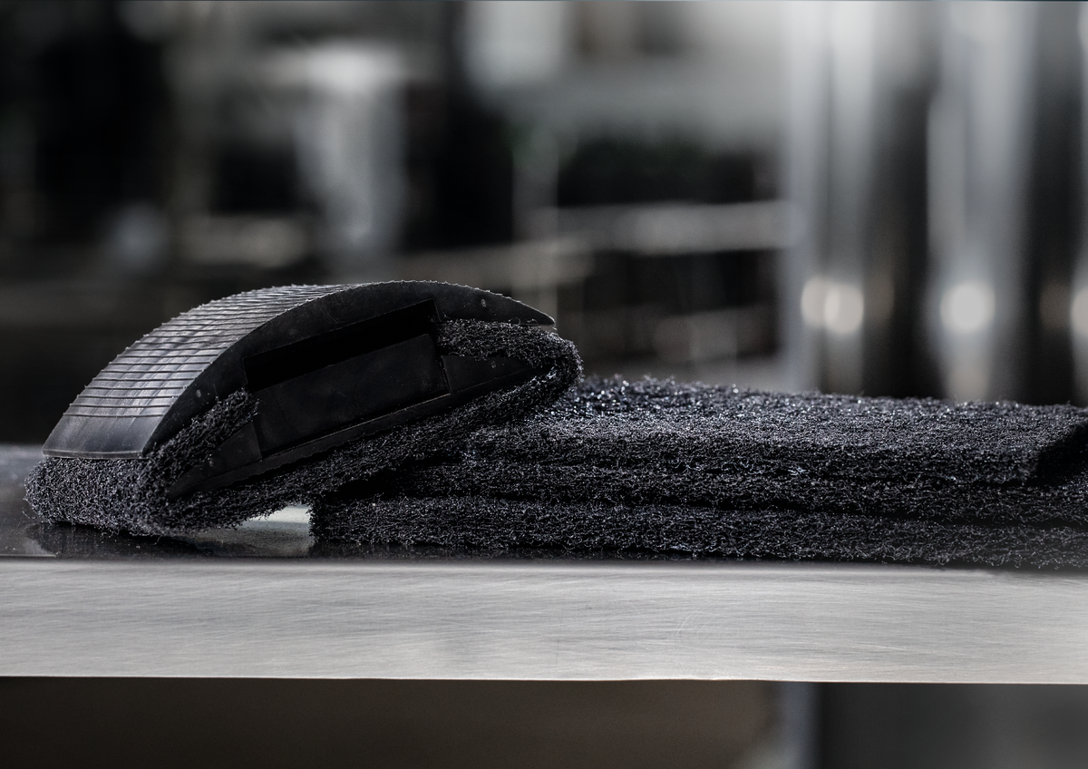 Bosch Expert Vliespad N880 zum Handschleifen 152 x 229 mm für Metallbearbeitung