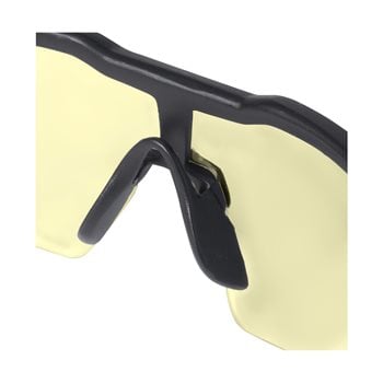 Milwaukee Schutzbrille EN166 und EN170 / EN172 kratzfeste und beschlagfreie Gläser in klar/getönt/grau/gelb mit komfortable und flexible Brillenbügel