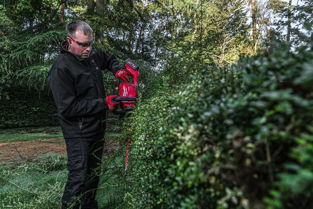 Milwaukee M18 FHT45-0 FUEL Akku-Heckenschere mit 45 cm Messer ohne Akku/Lader (4933479677)