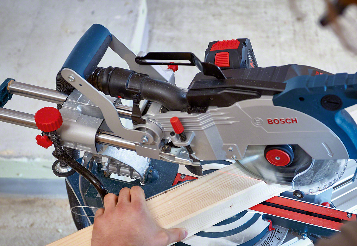Bosch Professional GCM 18V-216 Akku-Kapp- und Gehrungssäge BITURBO ohne Akku/Lader (0601B41000)