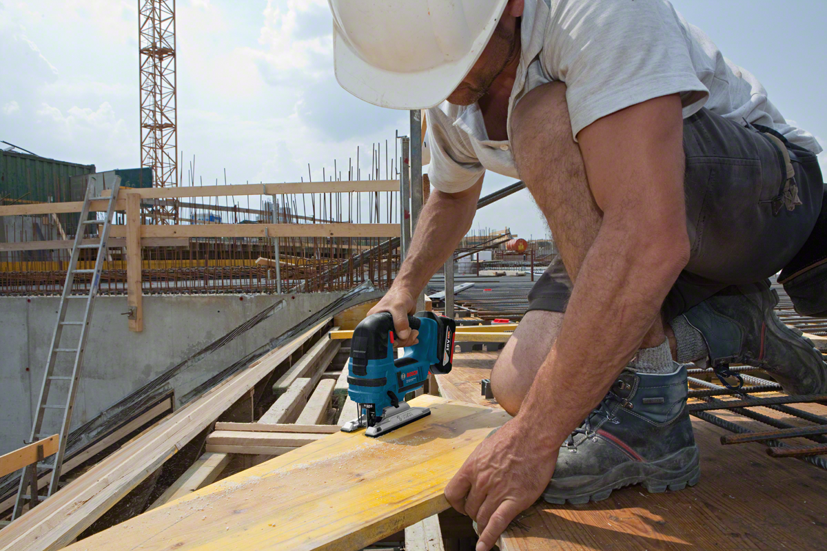 Bosch Professional GST 18 V-LI B Akku-Stichsäge ohne Akku/Lader in L-Boxx 136