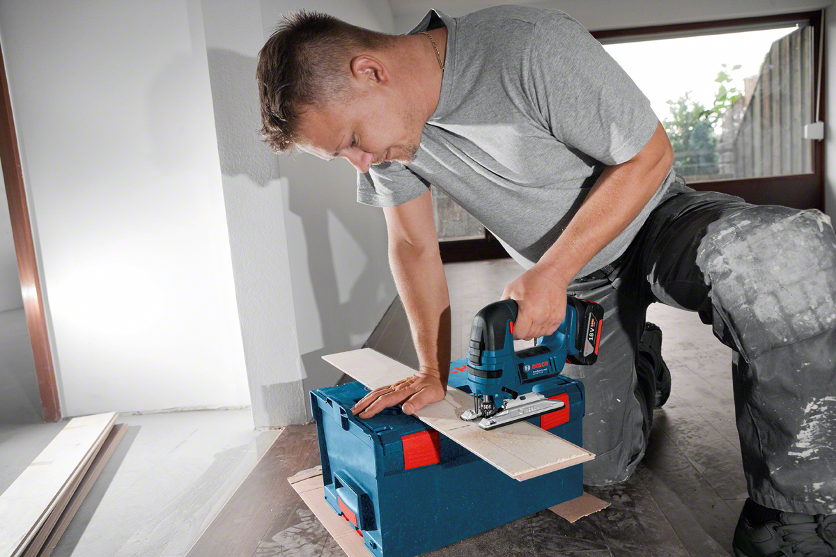 Bosch Professional GST 18 V-LI B Akku-Stichsäge ohne Akku/Lader in L-Boxx 136