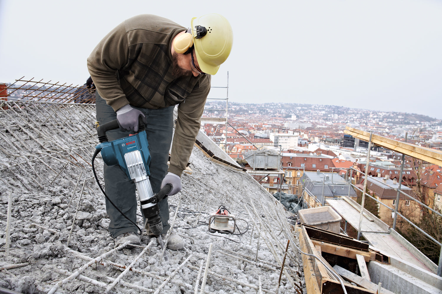 Bosch Professional GSH 11 VC Schlaghammer mit SDS-max 23 Joule im Handwerkerkoffer