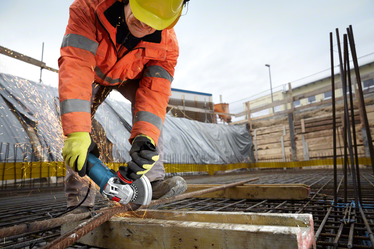 Bosch Professional GWS 13-125 CIE Winkelschleifer 125 mm 1300 W im Karton