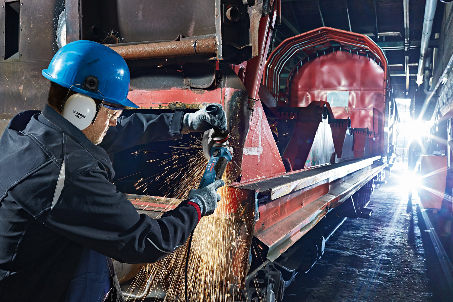 Bosch Professional GWS 19-125 CIE Winkelschleifer + Strongflex-Kabel + 5x X-LOCK Fiberschleifscheibe + Stützteller im Karton