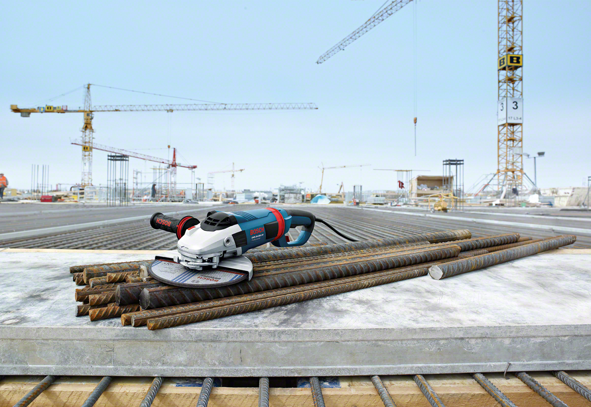 Bosch Professional Winkelschleifer GWS 24-230 LVI im Karton