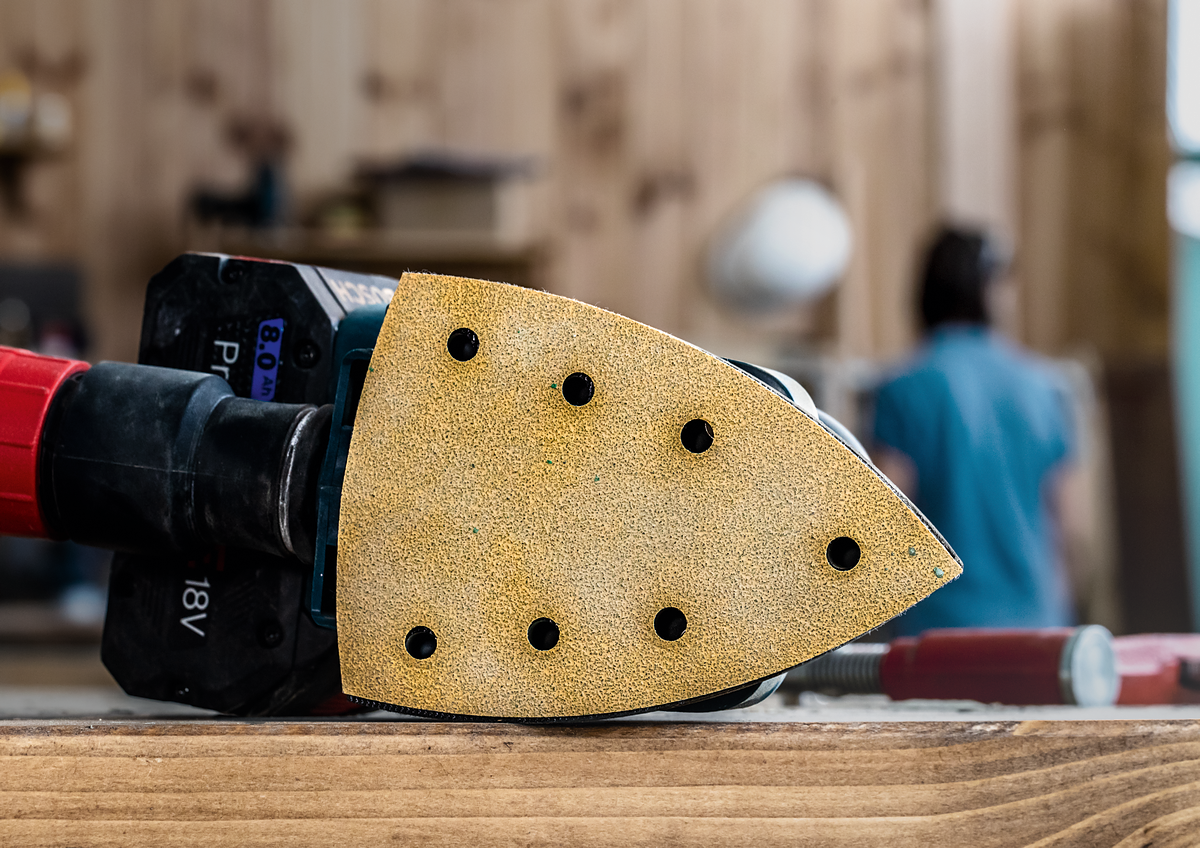 Bosch Expert Schleifpapier C470 mit 7 Löchern für Multischleifer 100 x 150 mm zum schleifen von Holz und Farbe