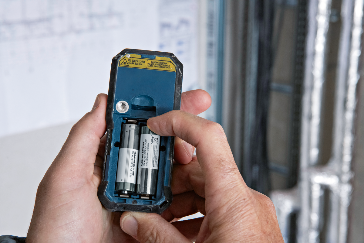 Bosch Professional GLM 50-25 Laser-Entfernungsmesser mit 2 AA Batterie (0601072V00)