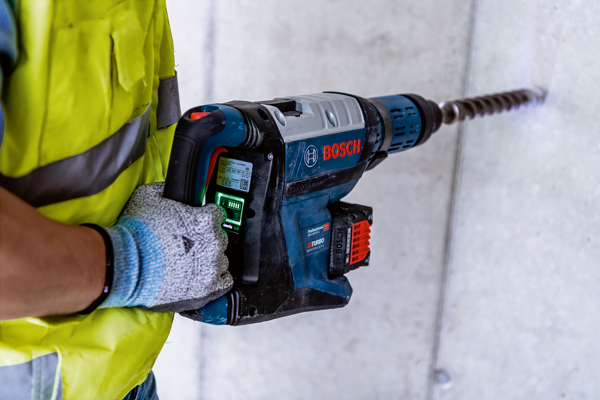 Bosch Professional GBH 18V-45 C Akku-Bohrhammer BITURBO 12.5 Joule mit SDS Max ohne Akku/Lader im Handwerkerkoffer