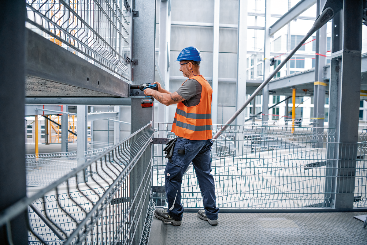 Bosch Professional GDS 18V-1050 H Akku-Drehschlagschrauber BITURBO ohne Akku/Lader in L-Boxx