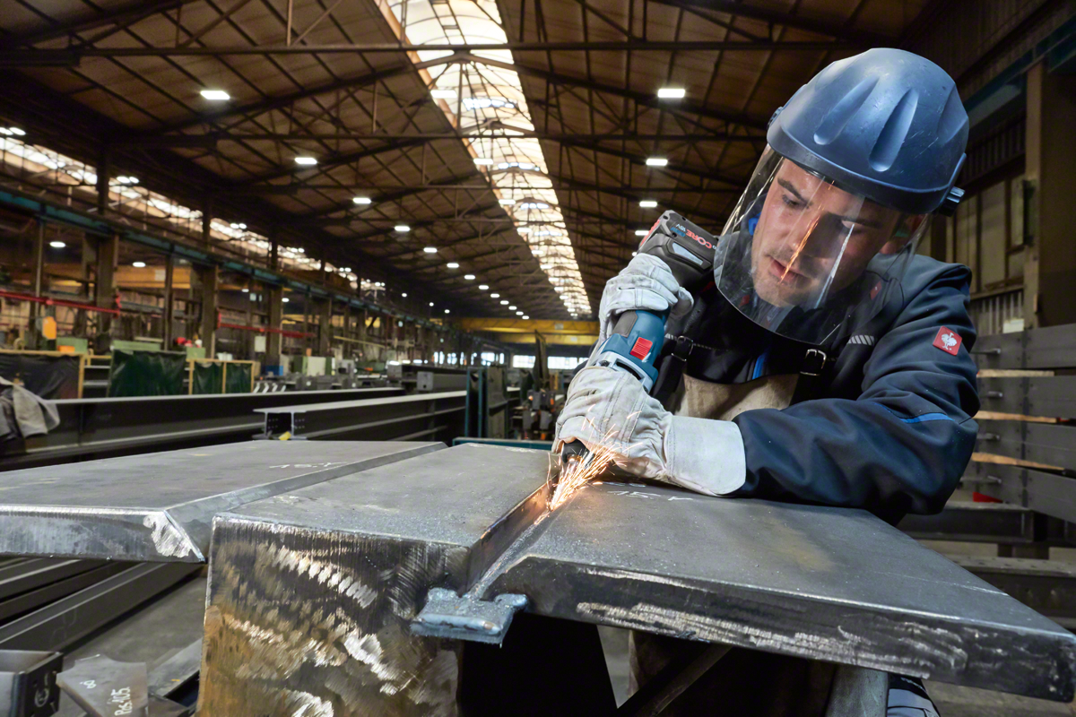 Bosch Professional GGS 18V-23 LC Akku-Geradschleifer bürstenlos ohne Akku/Lader in L-Boxx 136