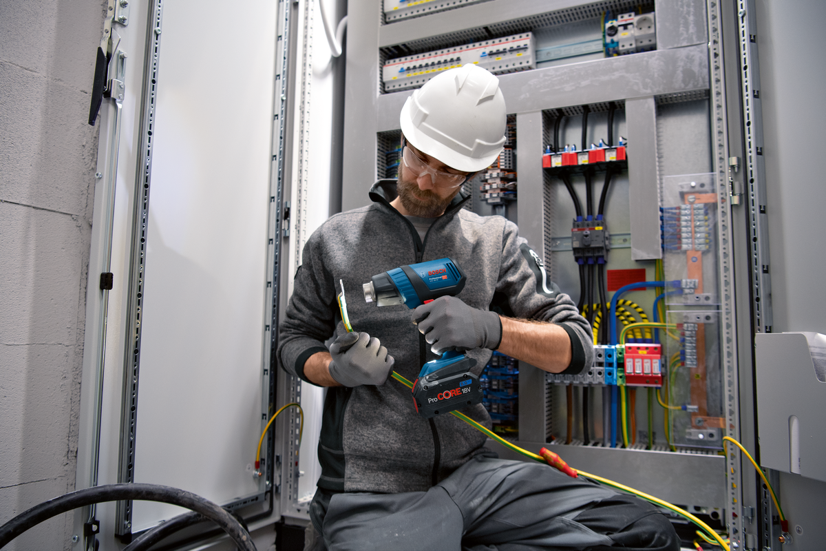 Bosch Professional GHG 18V-50 Akku-Heißluftgebläse 300/500 °C ohne Akku/Lader in L-Boxx