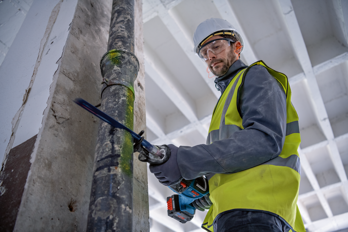 Bosch Professional GSA 18V-28 Akku-Säbelsäge 28 mm Hublänge BITURBO ohne Akku/Lader in L-Boxx 238