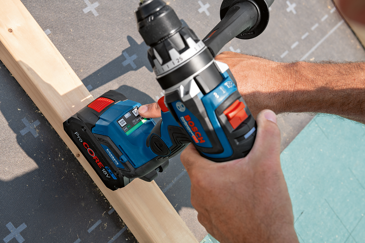 Bosch Professional GSB 18V-150 C Akku-Schlagbohrschrauber mit 150 Nm ohne Akku/Lader in L-Boxx 136