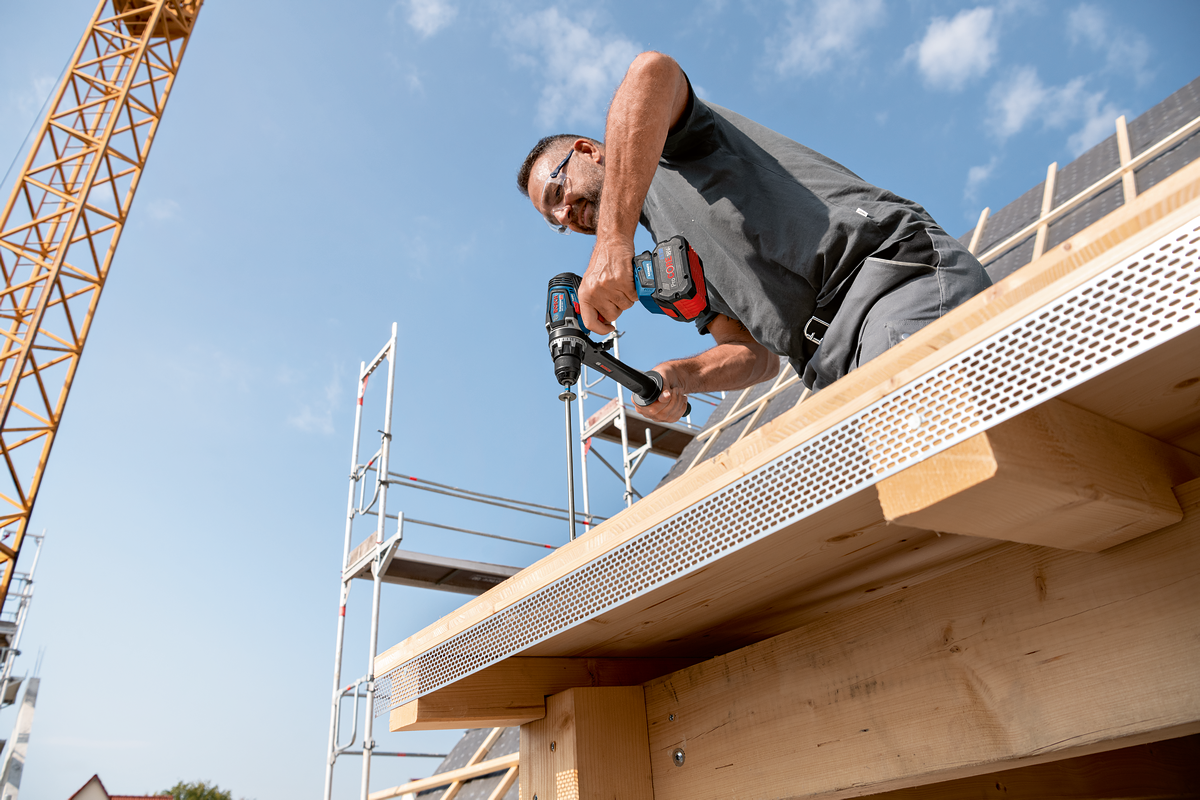 Bosch Professional GSB 18V-150 C Akku-Schlagbohrschrauber mit 150 Nm ohne Akku/Lader in L-Boxx 136