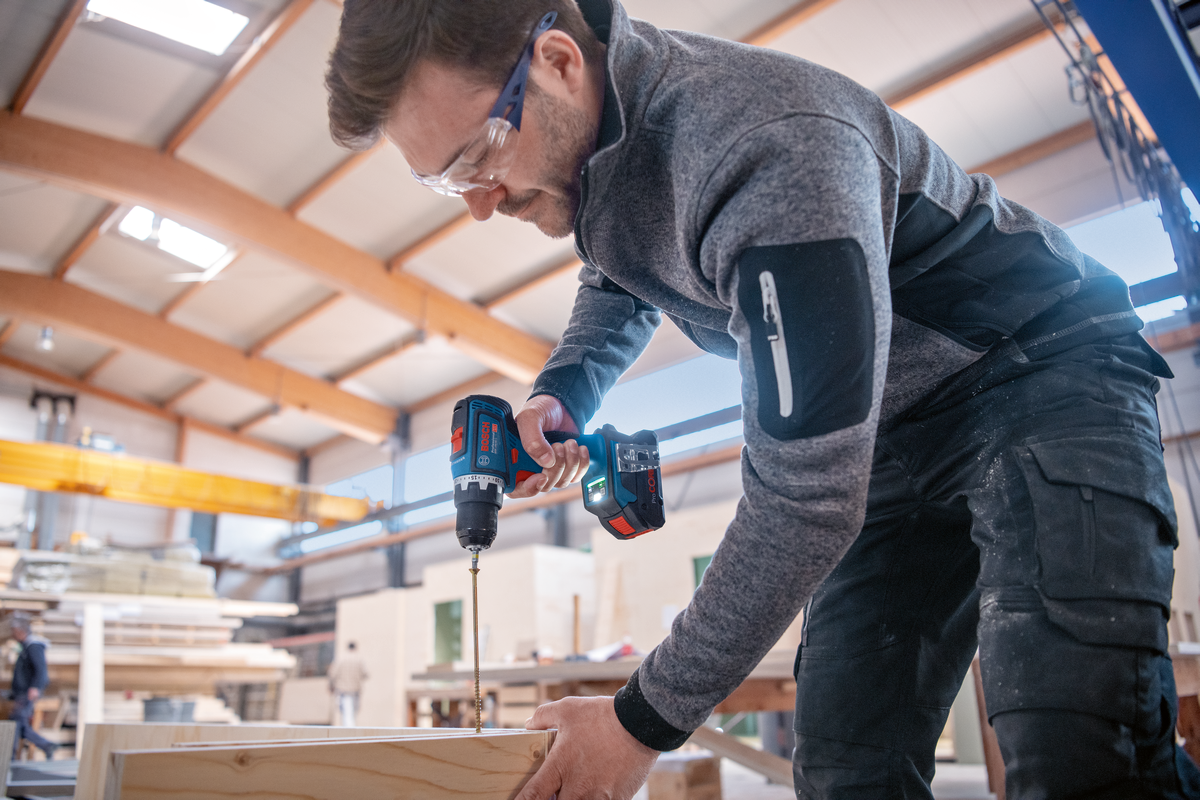 Bosch Professional GSR 18V-90 C Akku-Bohrschrauber bürstenlos mit 64 Nm ohne Akku/Lader in L-Boxx 136