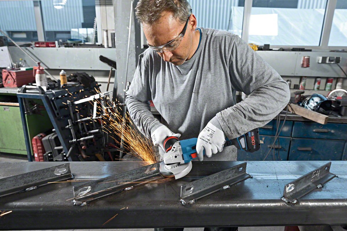 Bosch Professional GWS 18V-15 C Akku-Winkelschleifer BITURBO ohne Akku/Lader in L-Boxx