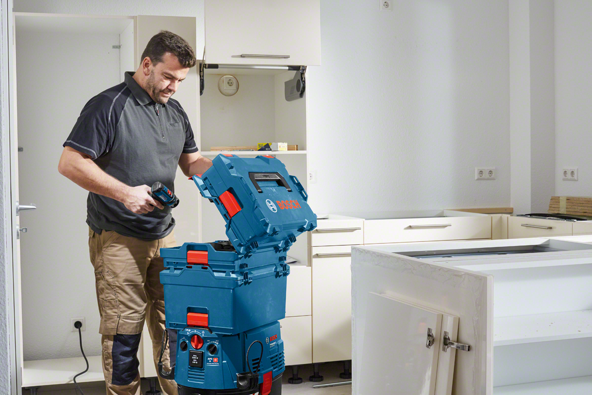 Bosch PRO Werkzeugkoffer L-BOXX 136 (Außen: 360 x 444 x 151 mm, Innen: 302 x 386 x 114 mm, Größe 2, ohne Einlage)