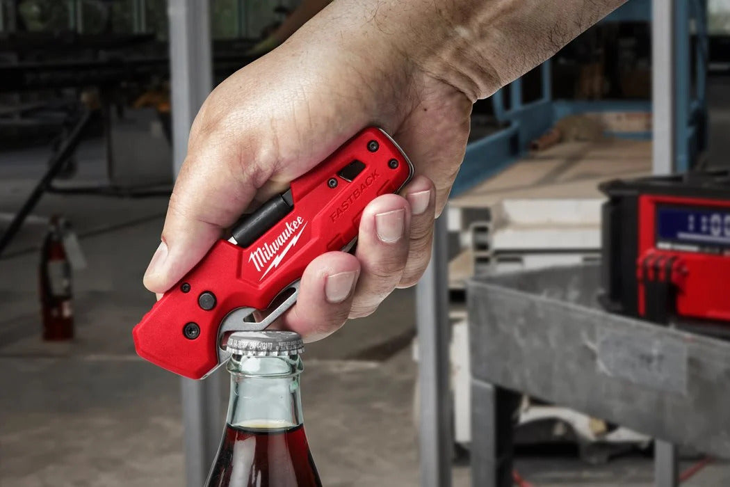 Milwaukee Fastback 5-in-1 Klappmesser mit integriertem 1/4" Hex-Bithalter (4932492454)