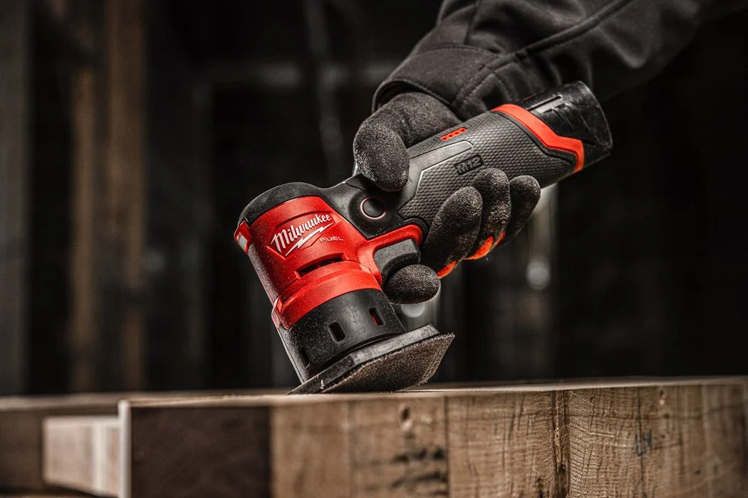 Milwaukee M12 FDSS-422X FUEL Akku-Exzenterschleifer 1x4 Ah/1x 2 Ah Akku und Lader in  HD-Box (4933479681)