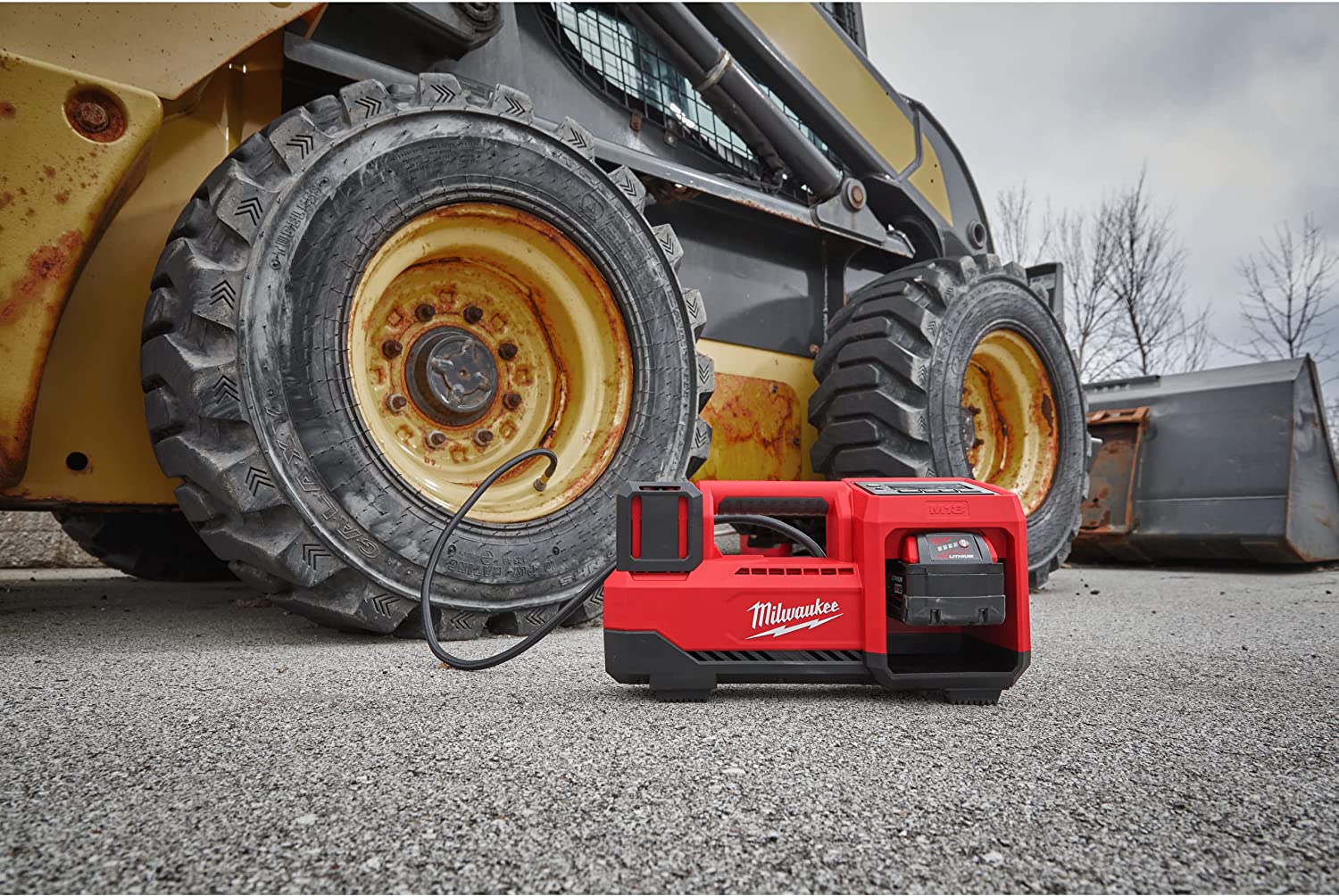 Milwaukee® M18 BI-0 Akku-Kompressor 10.3 bar und automatische Druckprüfung ohne Akku/Lader im Karton