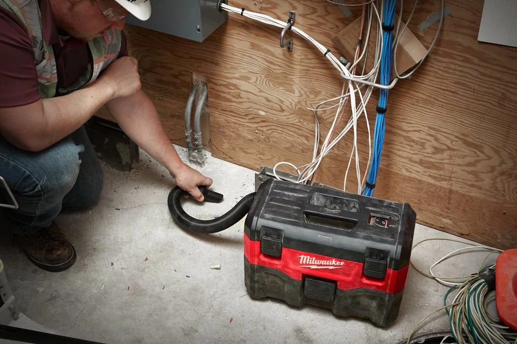 Milwaukee M18 VC2-0 Akku-Nass-/Trockensauger 80 mbar als Absaugung (4933464029)