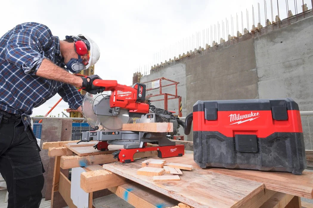 Milwaukee M18 VC2-0 Akku-Nass-/Trockensauger 80 mbar als Absaugung (4933464029)