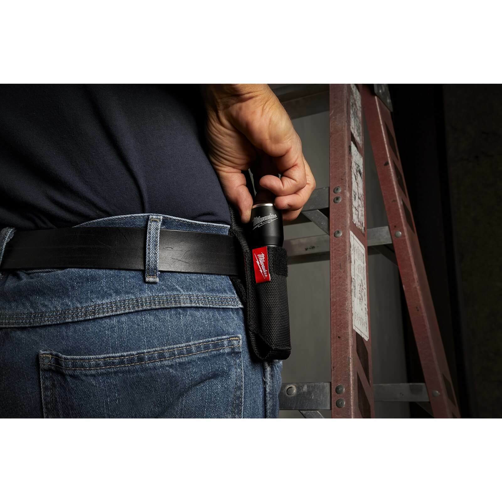 Milwaukee ML-LED TRUEVIEW Alkaline Taschenlampe 325 Lumen mit IP67 (4933464825)