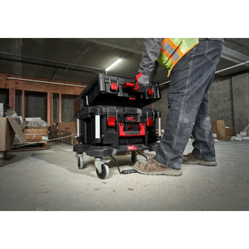 Milwaukee® Packout Rollbrett mit bis zu 113 kg Nutzlast und Feststellbremse