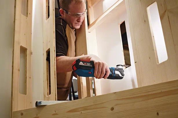 Bosch Professional GOP 18V-28 Akku-Multi-Cutter