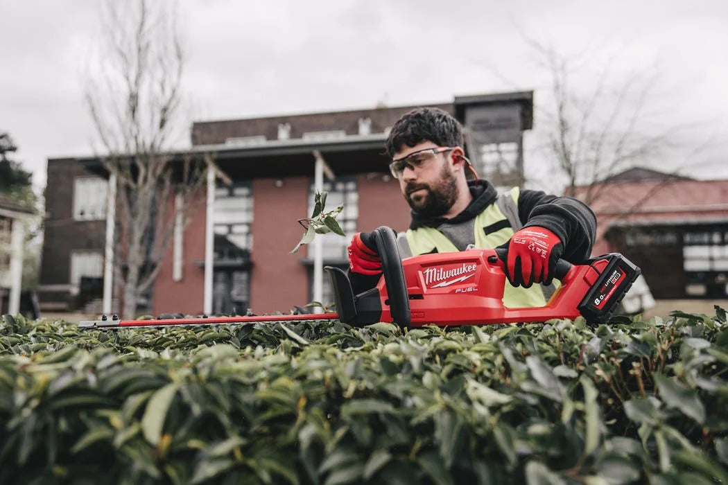 Milwaukee M18 FHT45-0 FUEL Akku-Heckenschere mit 45 cm Messer ohne Akku/Lader (4933479677)