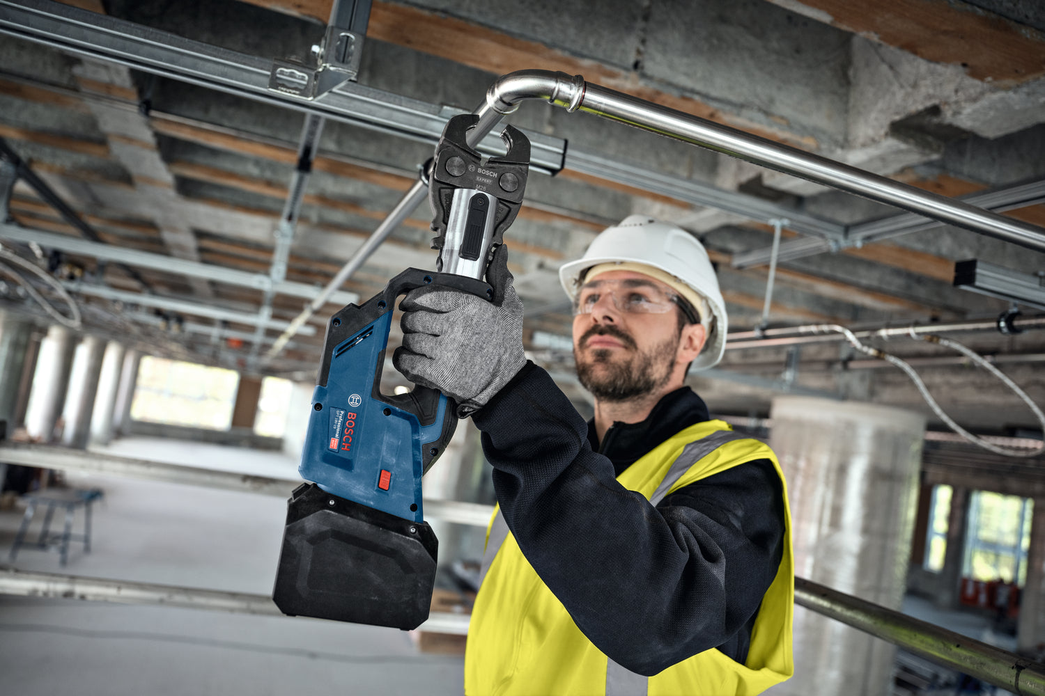 Bosch Akku-Presswerkzeug GPT 18V-19 (Solo, 19 kN Presskraft, Pressbereich 35 / 40 mm, 360 ° Kopfrotation)