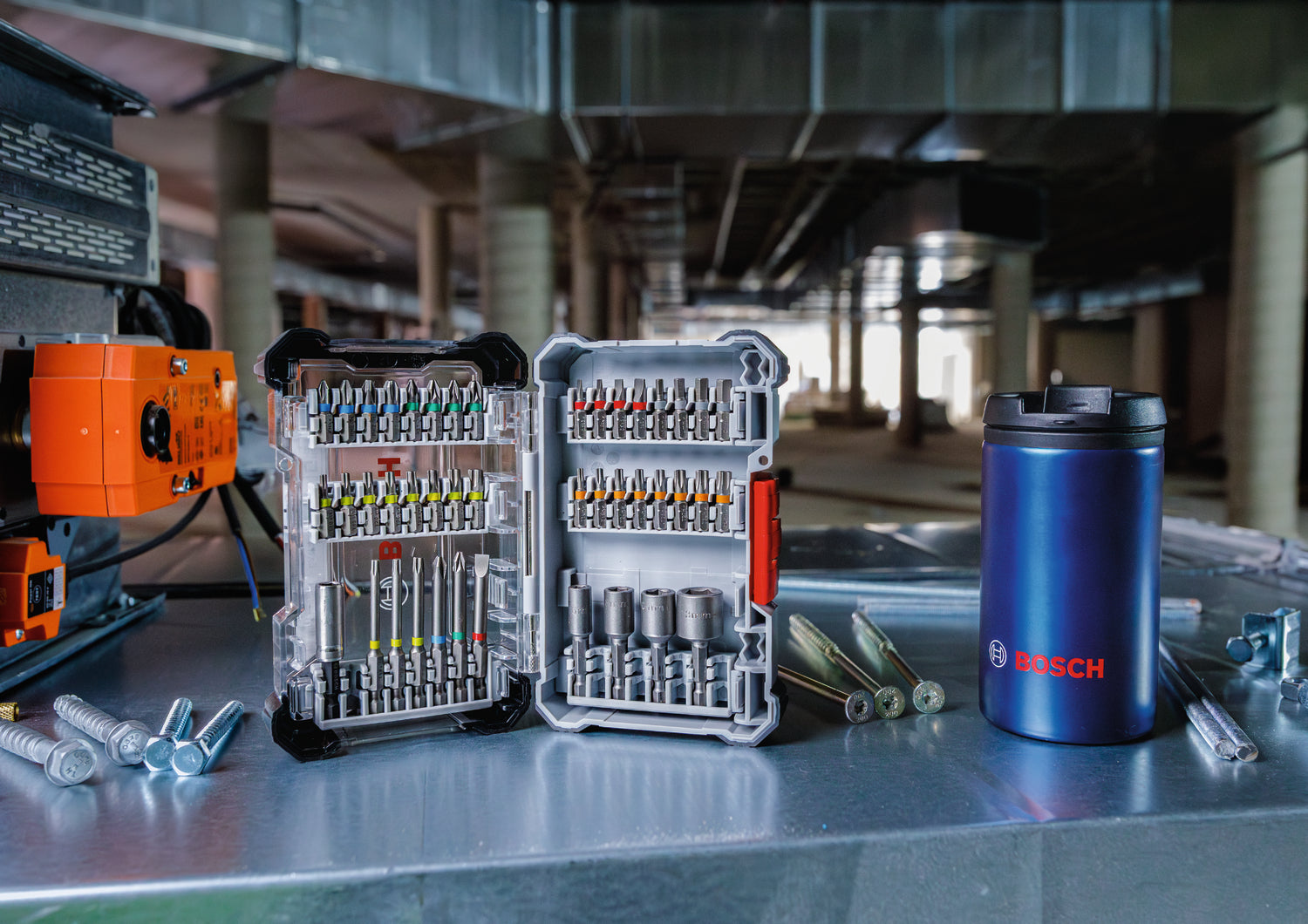 Bosch Schrauberbit-Set Extra Hard 43-tlg. + Becher (PH, PZ, T, T H, H, SL Bits, Stecknüsse, Bithalter)