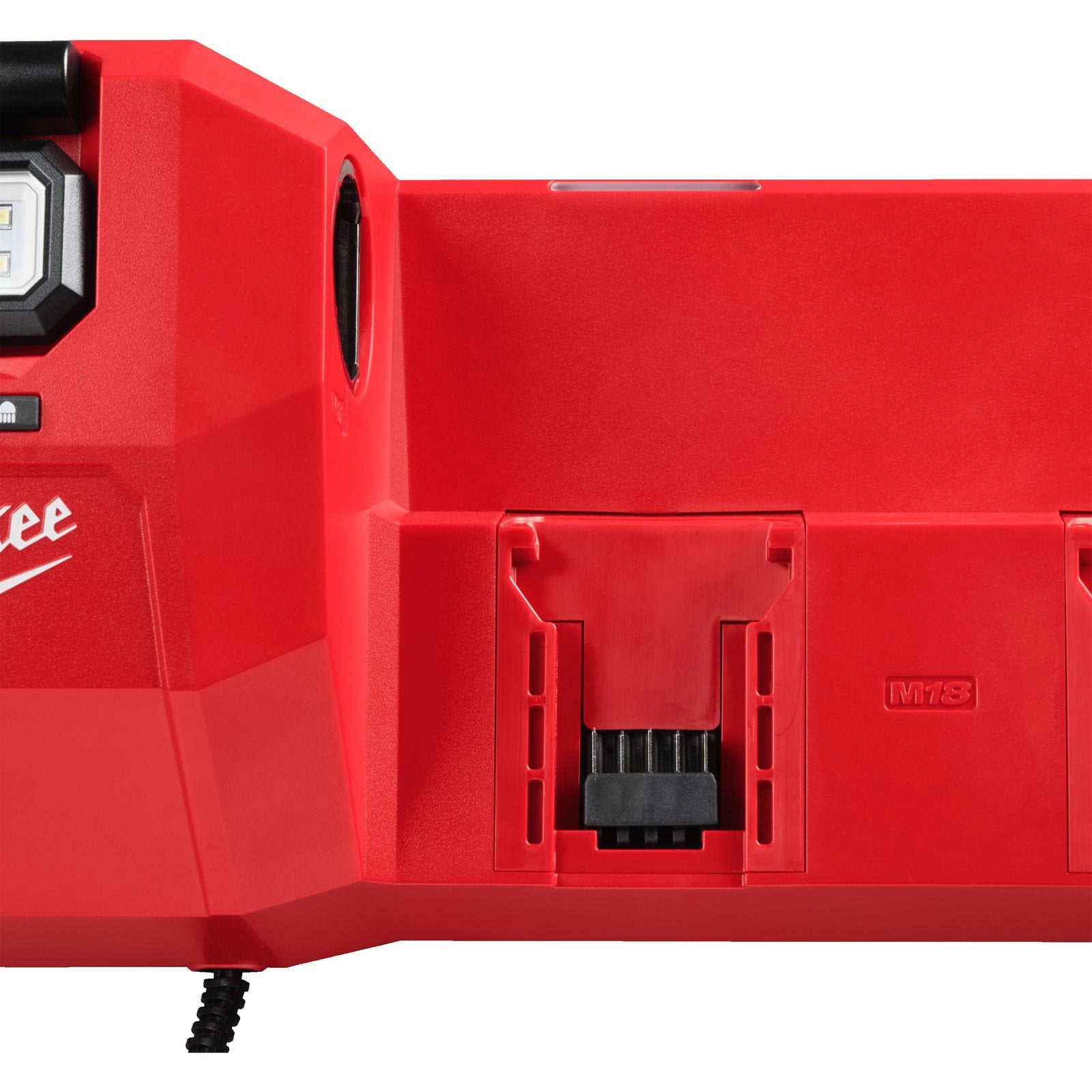 Milwaukee M12-18 GBC4 Mehrfach-Ladegerät (lädt M12 & M18 Akkus, magnetische Aufhängung, 2 x USB-C, 450 lm Leuchte)