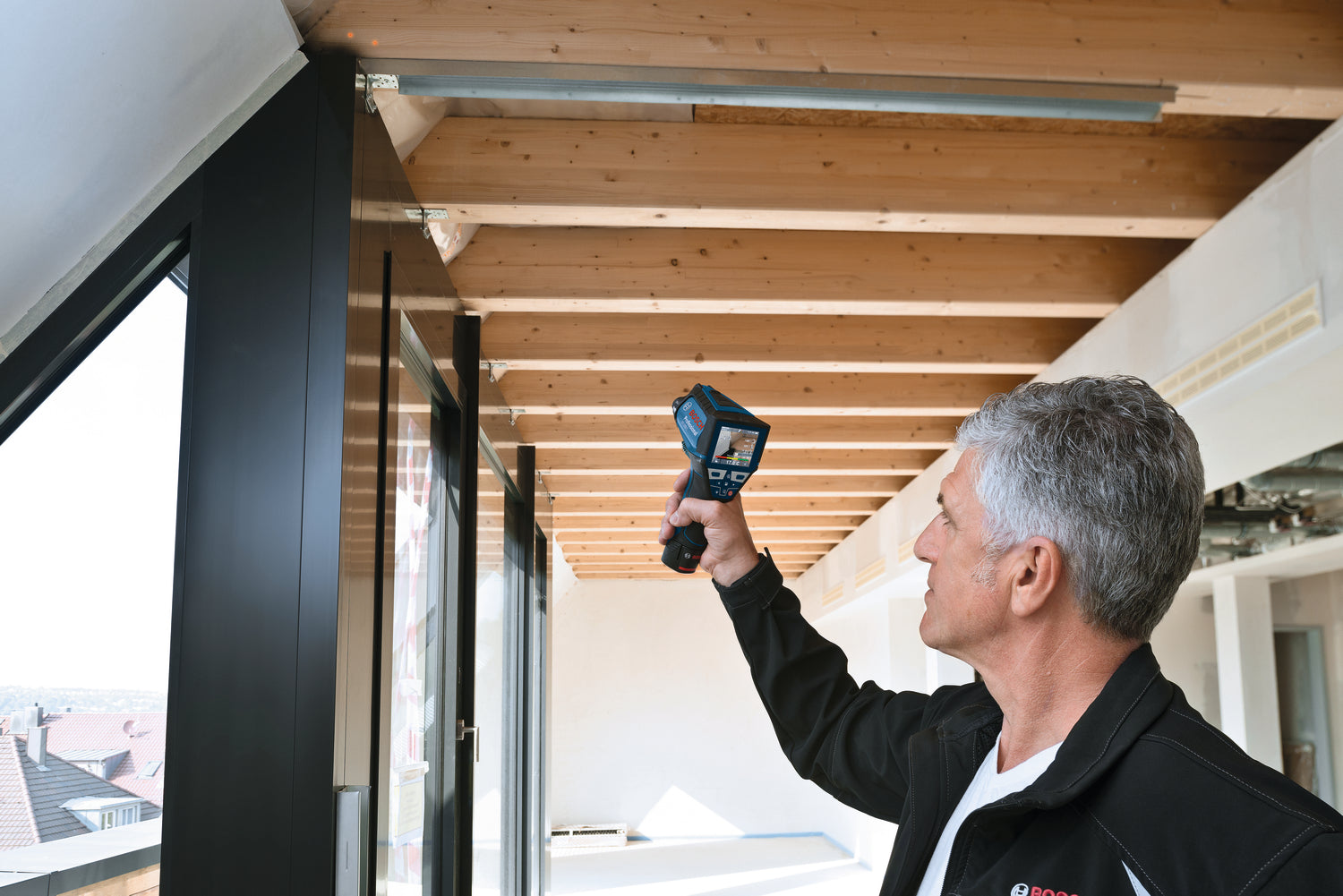 Bosch Thermodetektor GIS 1000 C (Messbereich: -40 °C bis +1000 °C, App-Funktion, inkl. 1 x 2,0 Ah Akku in L-BOXX 136)