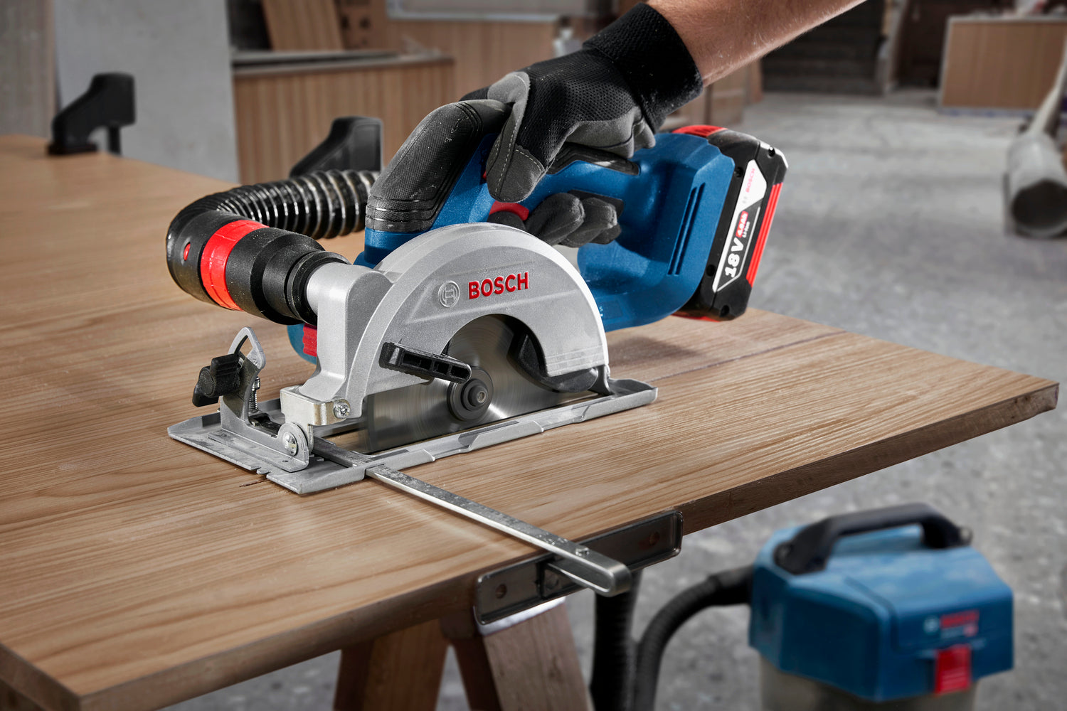 Bosch Akku-Kreissäge GKS 18V-51 (Schnittkapazität Holz: 51 mm, Sägeblatt-Ø: 140 mm, Solo, in L-BOXX 238)