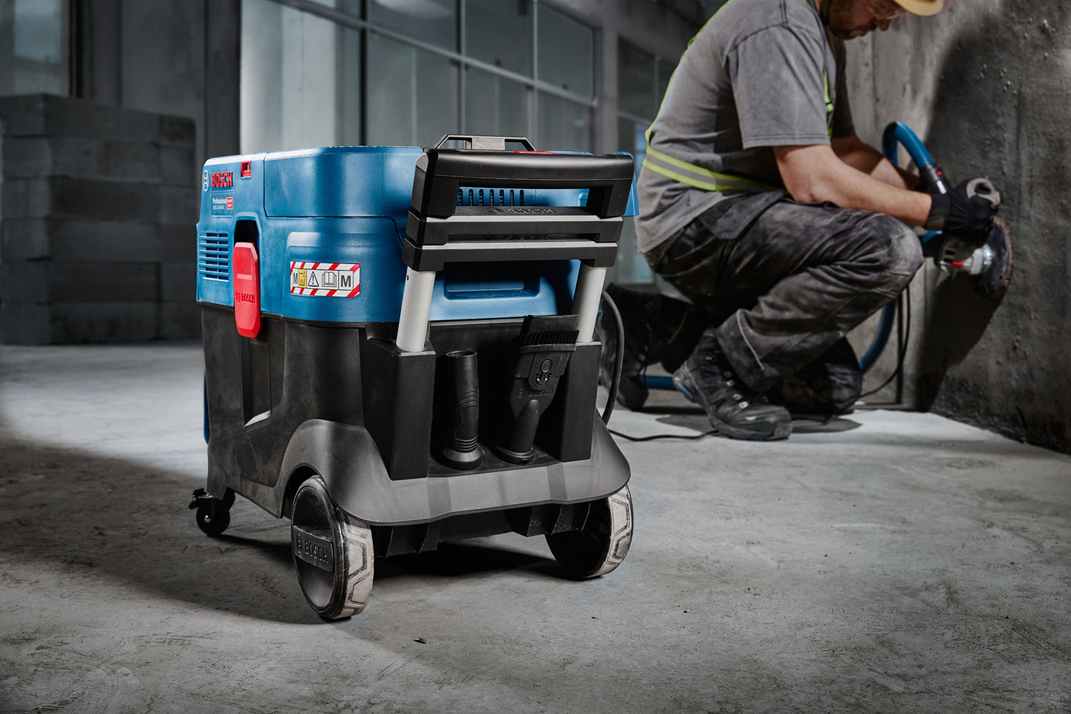 Bosch Allzwecksauger GAS 12-40 MA (M-Klasse, automatische Filterreinigung AFC, 1200 W, inkl. Filter, Schlauch, Adapter, Düsen)