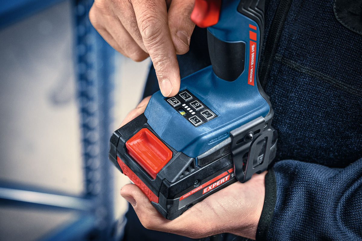 Bosch EXPERT Akku-Schlagschrauber EXDX18V-210 (Drehmoment: 210 Nm, Kombi-Aufnahme: 1/4" + 1/2", Solo in L-BOXX 136)