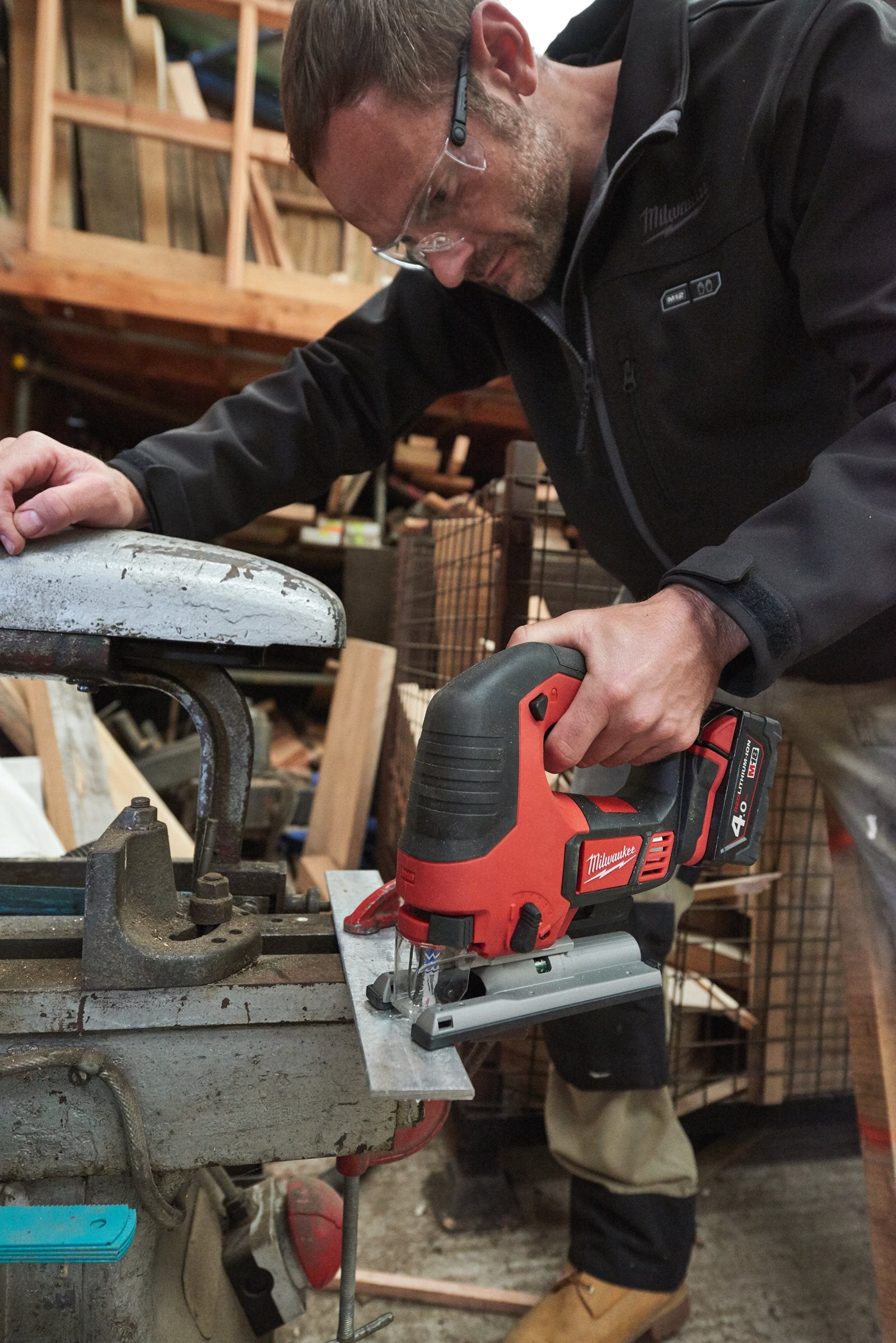 Milwaukee M18 BJS-0 Akku-Stichsäge (Max. Schnittleistung Holz: 135 mm, Hubzahl: 0 - 2.800 min-1, Pendelhub, ohne Akku)
