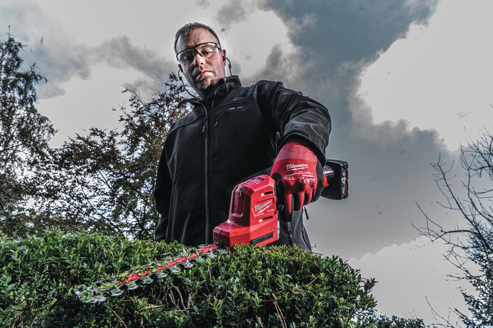 Milwaukee M12 FHT20-0 Akku-Heckenschere (Messerlänge: 20 cm, Max. Schnittkapazität: 12,5 mm, ohne Akku)