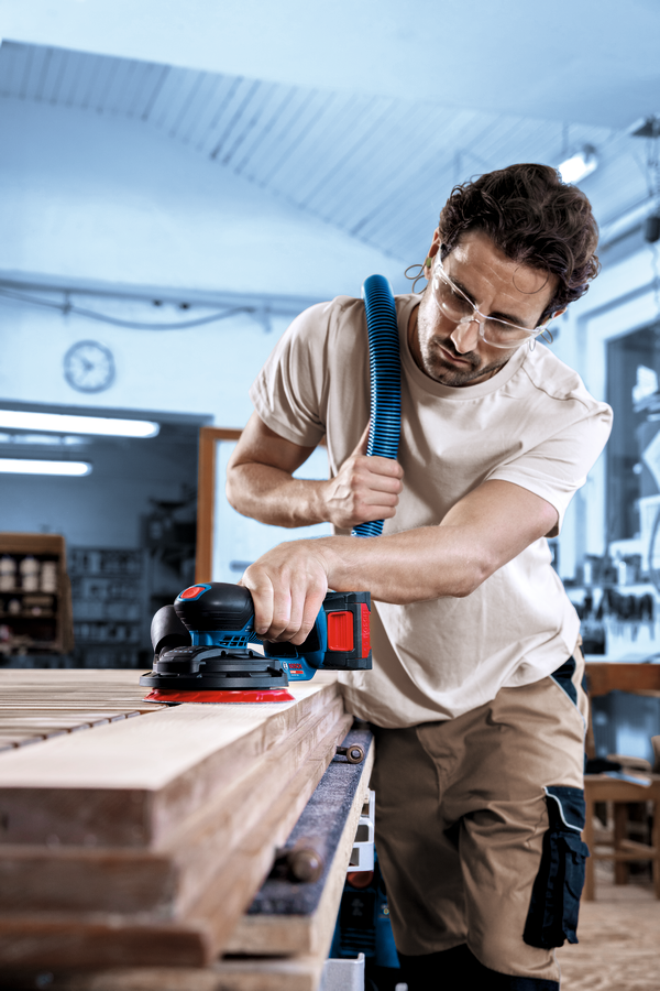 Bosch EXPERT Akku-Exzenterschleifer EXEX18V-150-5 (Schleifteller-Ø: 150 mm, Schwingkreis-Ø: 5,0 mm, Drehzahl: 5000-10000 U/min, ohne Akkus in L-BOXX 162)