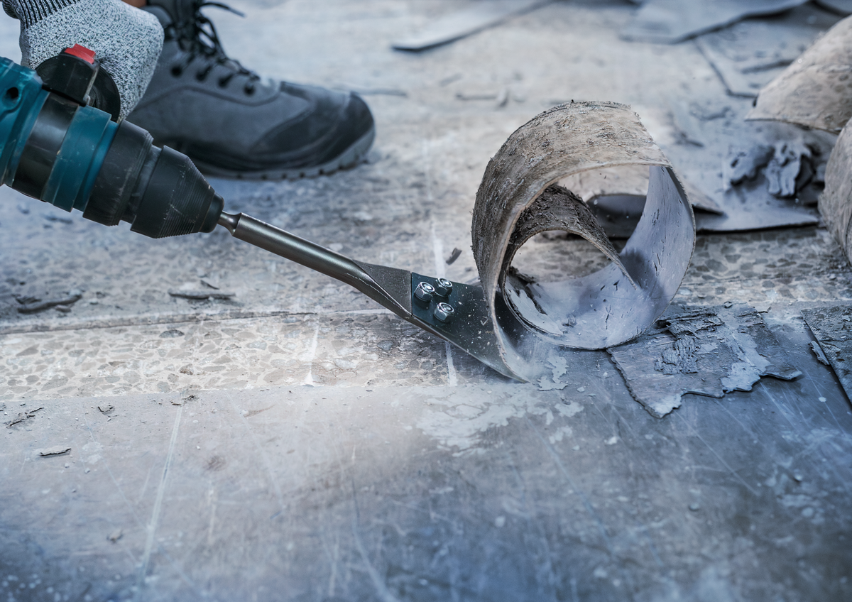 Bosch PRO SDS plus Bodenschaber 130 x 290 mm (Spachtelmeißel für schnelles Entfernen von Fliesen, Fußbodenbelag, Floor Scraper)