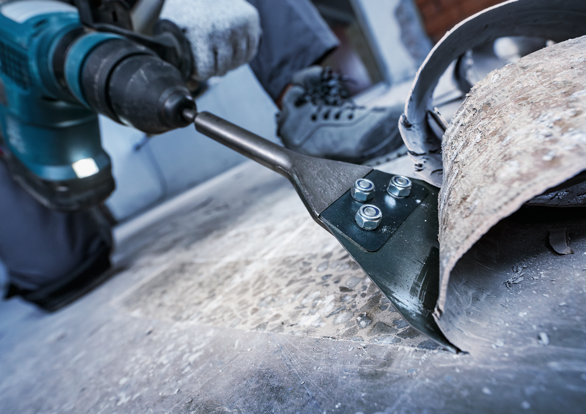 Bosch PRO SDS plus Bodenschaber 130 x 290 mm (Spachtelmeißel für schnelles Entfernen von Fliesen, Fußbodenbelag, Floor Scraper)