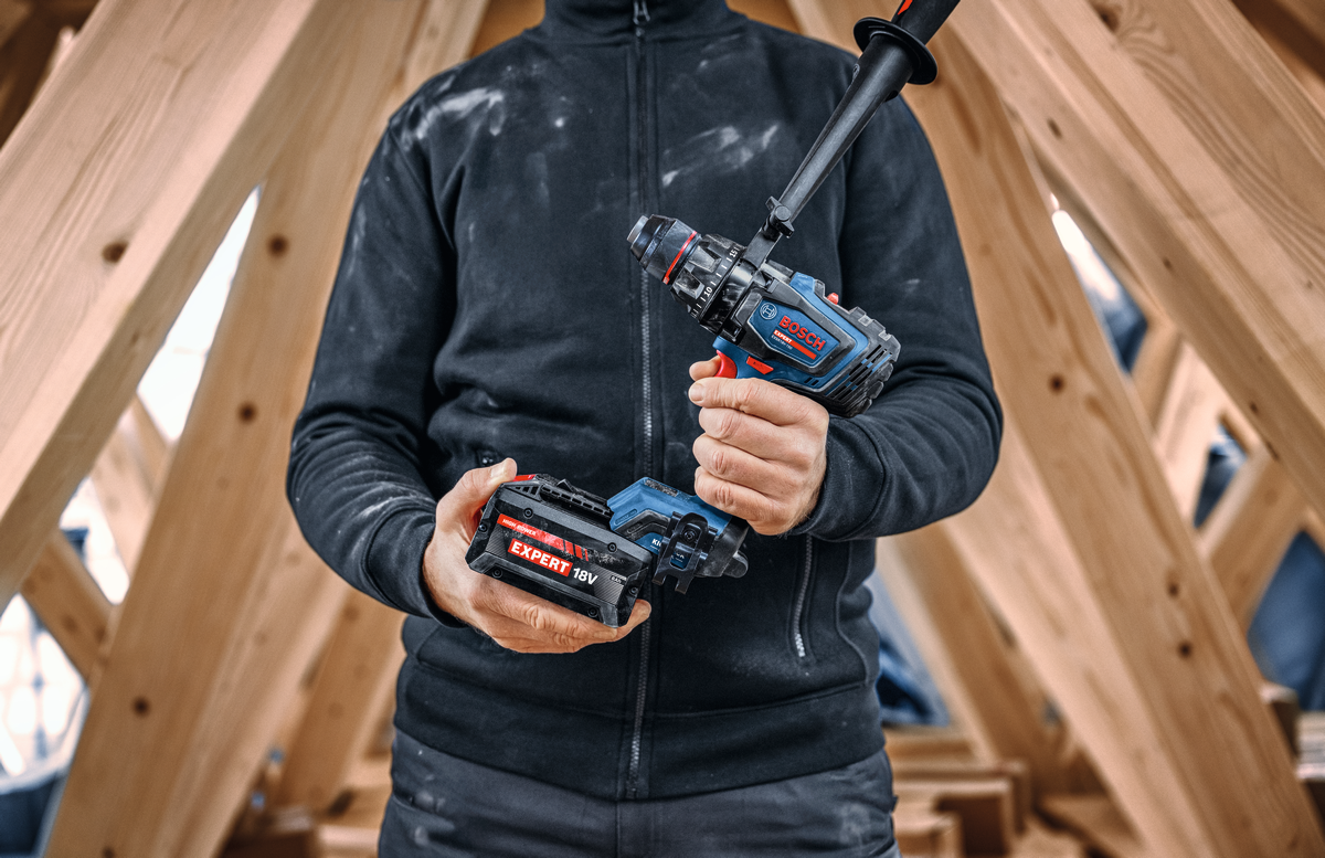 Bosch EXPERT Akku-Bohrschrauber EXSR18V-150 (Drehmoment: 150 Nm, 13 mm Bohrfutter, inkl. 2 x 8,0 Ah & 1 x 5,5 Ah Akku in L-BOXX 136)