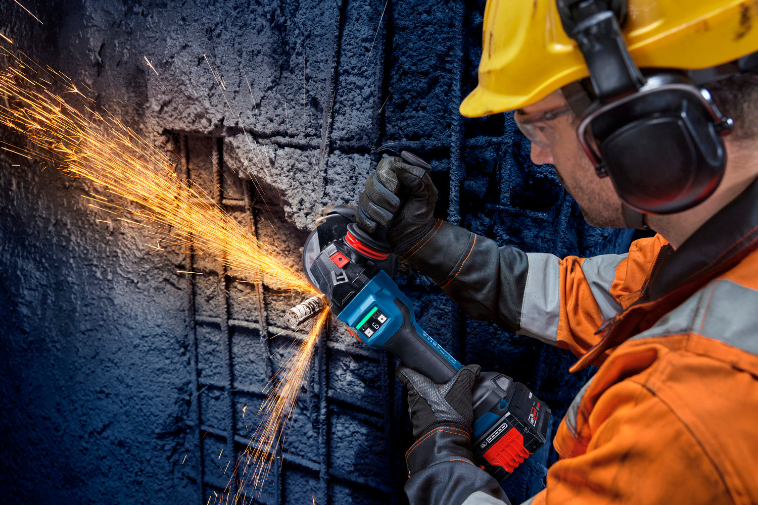 Bosch EXPERT Akku-Winkelschleifer EXWS18V-15S (Scheiben-Ø: 125 mm, Drehzahl: 11000 U/min, inkl. 2 x 8,0 Ah Akku in L-BOXX 162)