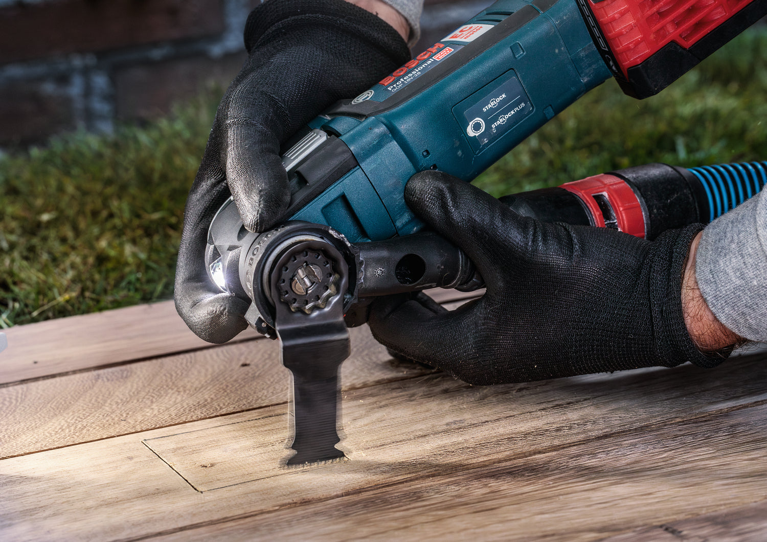 Bosch PRO Tauchsägeblatt AIZ 32 BSPIB (Starlock, für Hartholz, Kunststoffbeschichtete Platten, 32 x 50 mm)
