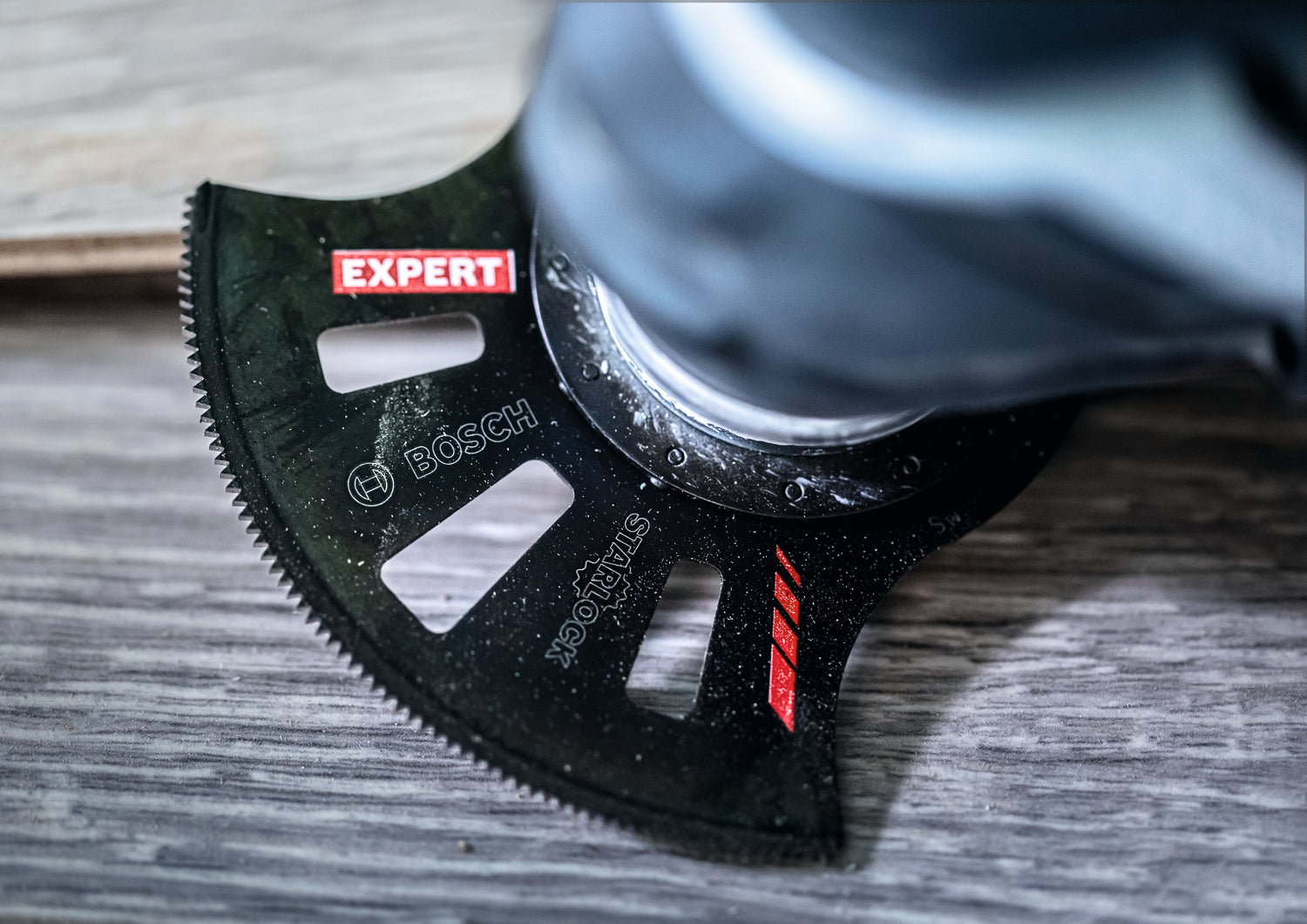 Bosch EXPERT Segmentsägeblatt ACZ 105 ET Multi Material (Starlock, für Faserkunststoffe GFK, CFK, Ziegelstein, 80 x 30 mm, Ø 105 mm, Carbide)