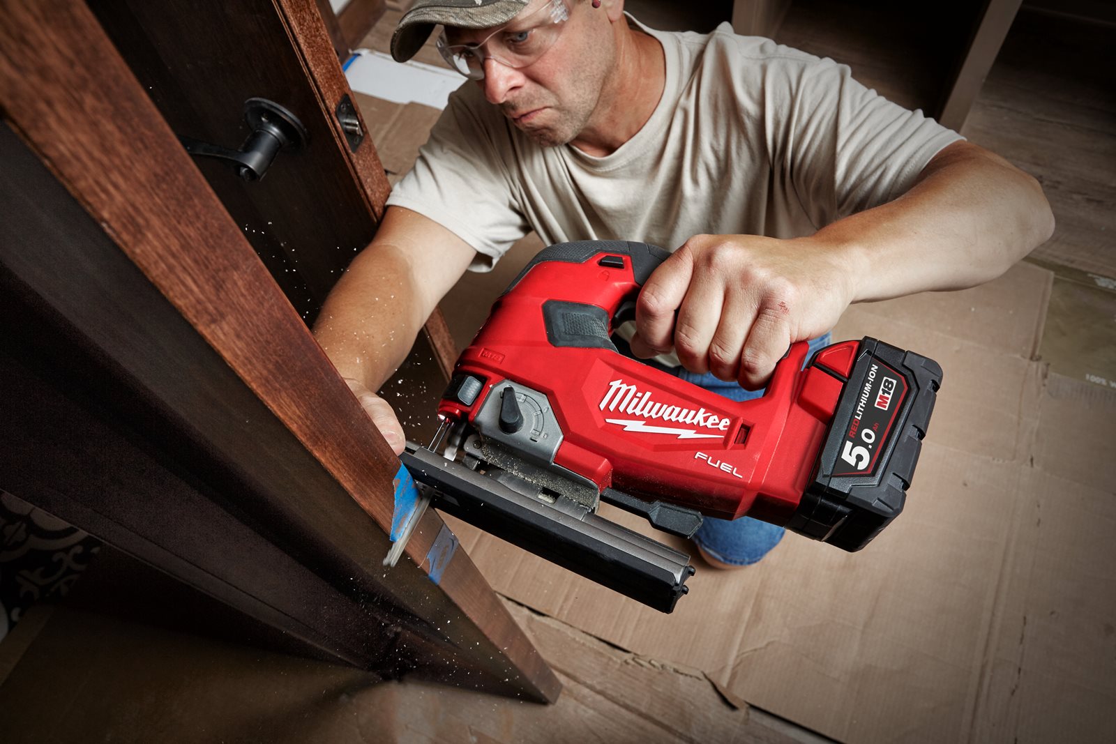 Milwaukee M18 FJS-0X Akku-Bügelgriffstichsäge (FUEL™, bis zu 32 m in 19 mm OSB, 5-stufige Pendelbewegung, ohne Akku in HD-Box)