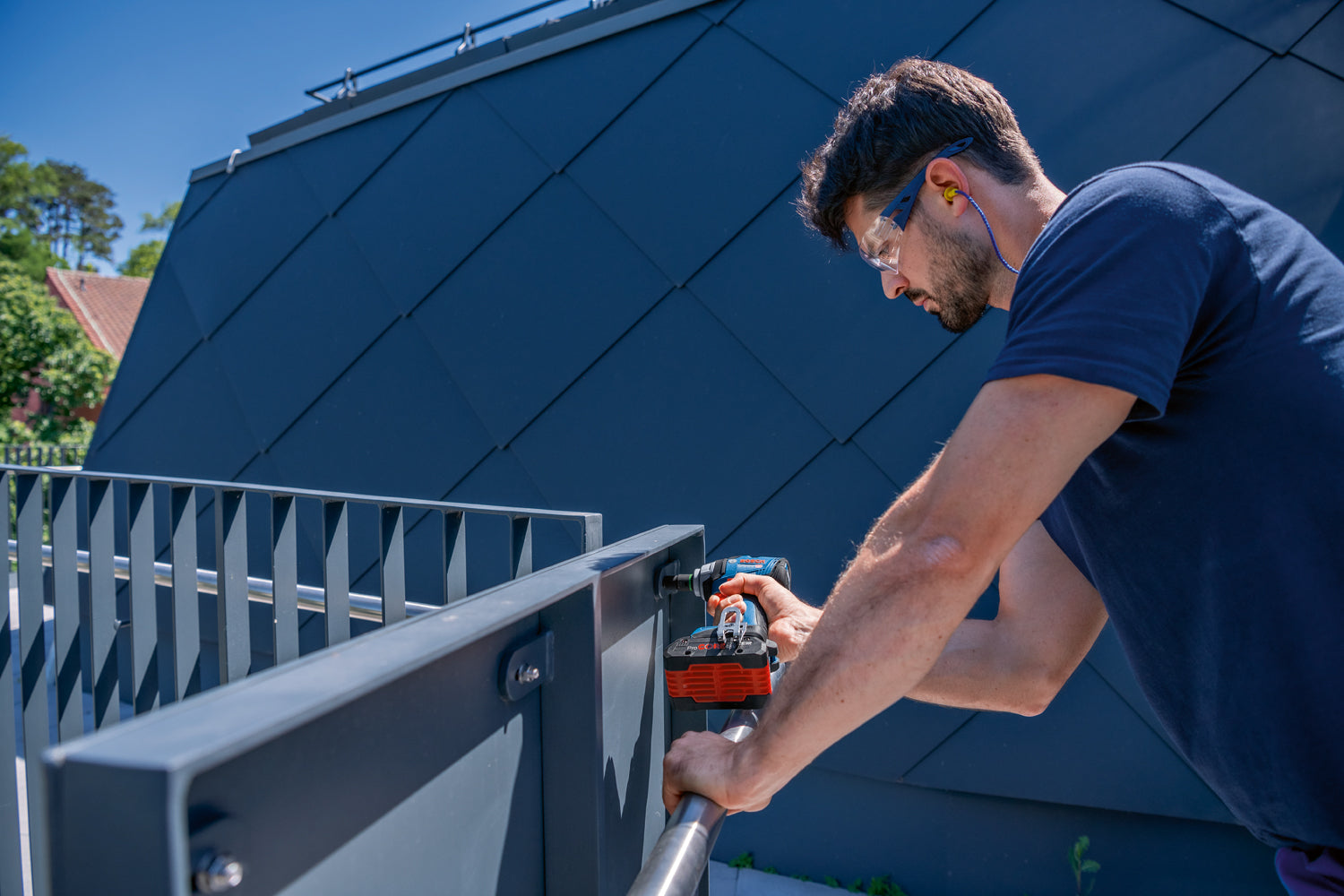 Bosch Akku-Schlagschrauber GDS 18V-330 HC (Drehmoment: 330 Nm, Losbrechmoment: 560 Nm, 1/2"-Vierkant, ohne Akkus in L-BOXX 136)