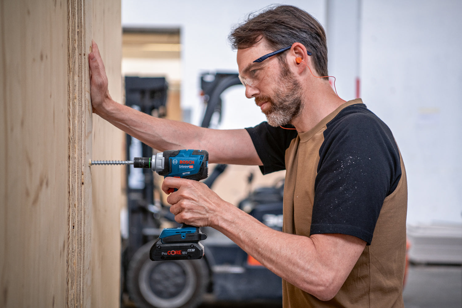 Bosch Akku-Schlagschrauber GDS 18V-330 HC (Drehmoment: 330 Nm, Losbrechmoment: 560 Nm, 1/2"-Vierkant, ohne Akkus in L-BOXX 136)